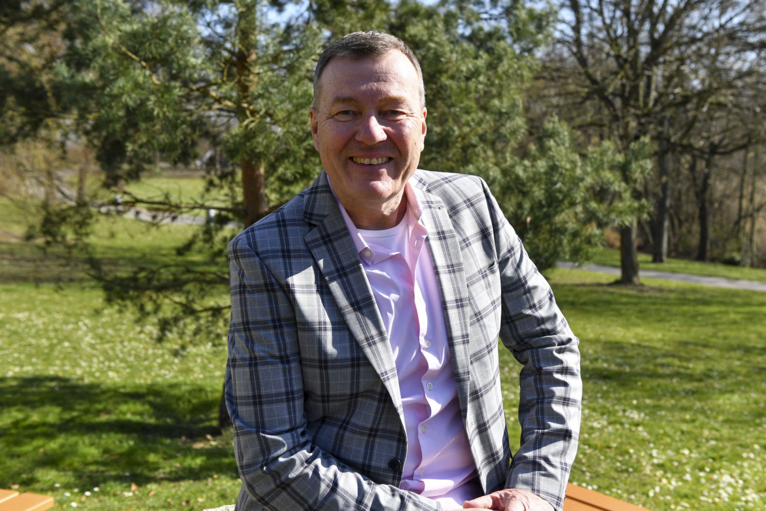 Erlebe eine unvergessliche freie Trauung mit einem einfühlsamen Trauredner in der Pfalz und Umgebung! Dein Hochzeitsredner für eine persönliche und emotionale Zeremonie – individuell und einzigartig. Jetzt den perfekten Freien Redner in Mannheim finden! 💍✨ #trauredner #freierredner #mannheim #hochzeitsredner #freietrauung #pfalz