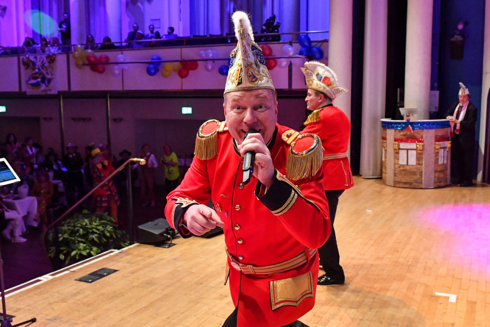 Erlebe eine unvergessliche freie Trauung mit einem einfühlsamen Trauredner in der Pfalz und Umgebung! Dein Hochzeitsredner für eine persönliche und emotionale Zeremonie – individuell und einzigartig. Jetzt den perfekten Freien Redner in Mannheim finden! 💍✨ #trauredner #freierredner #mannheim #hochzeitsredner #freietrauung #pfalz